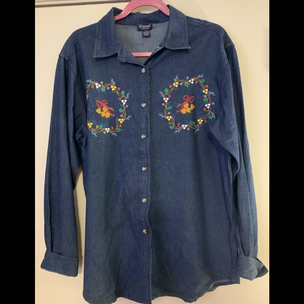 Christmas theme denim shirt